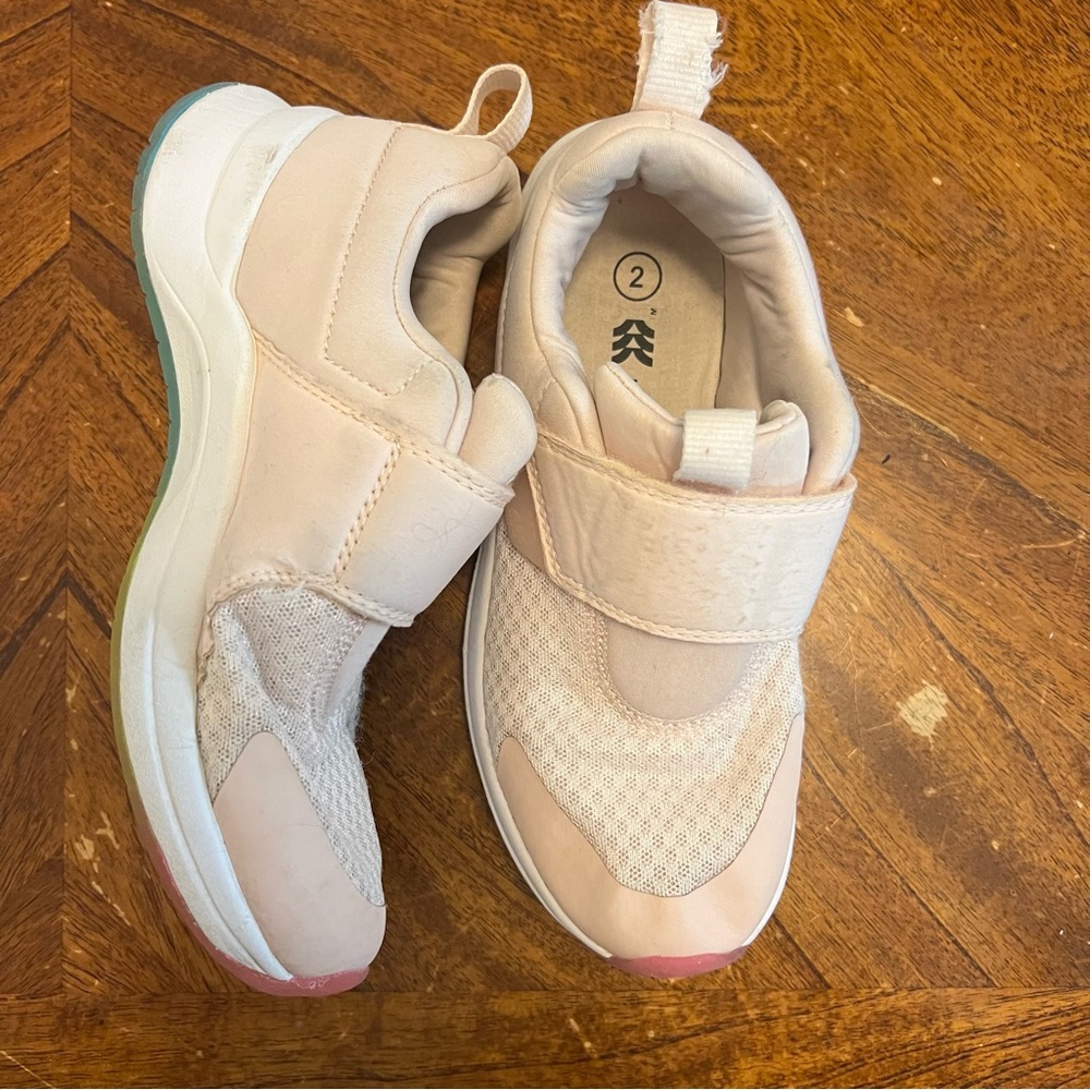 All in Motion Girls tennis shoes